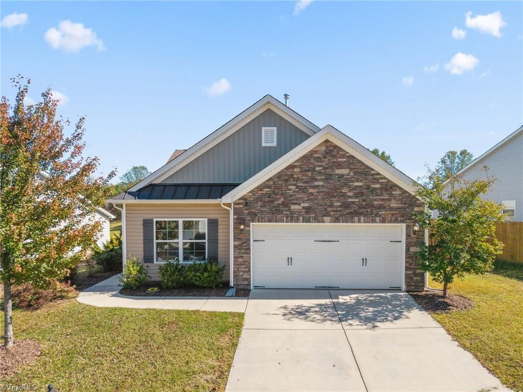 Property Photo: 5372 Holbein Gate Road NC 27051