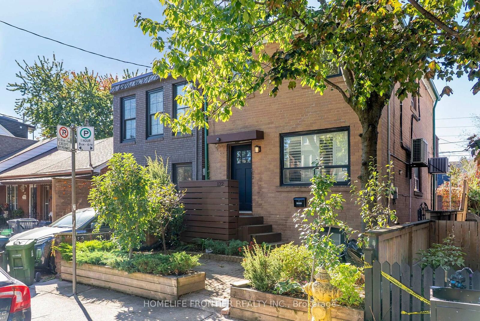 Property Photo:  122 Manning Avenue Upper  ON M6J 2K5 