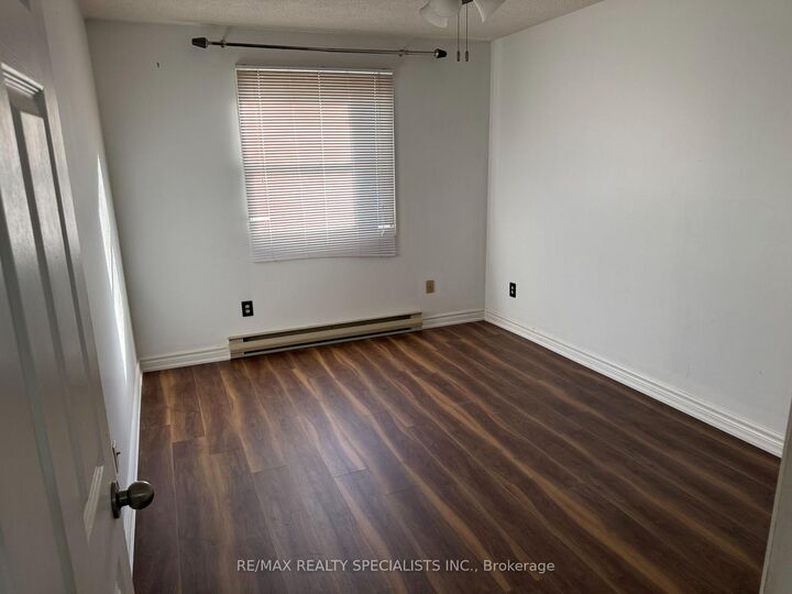 Property Photo:  2 Walnut Street 208  ON L2T 1H3 