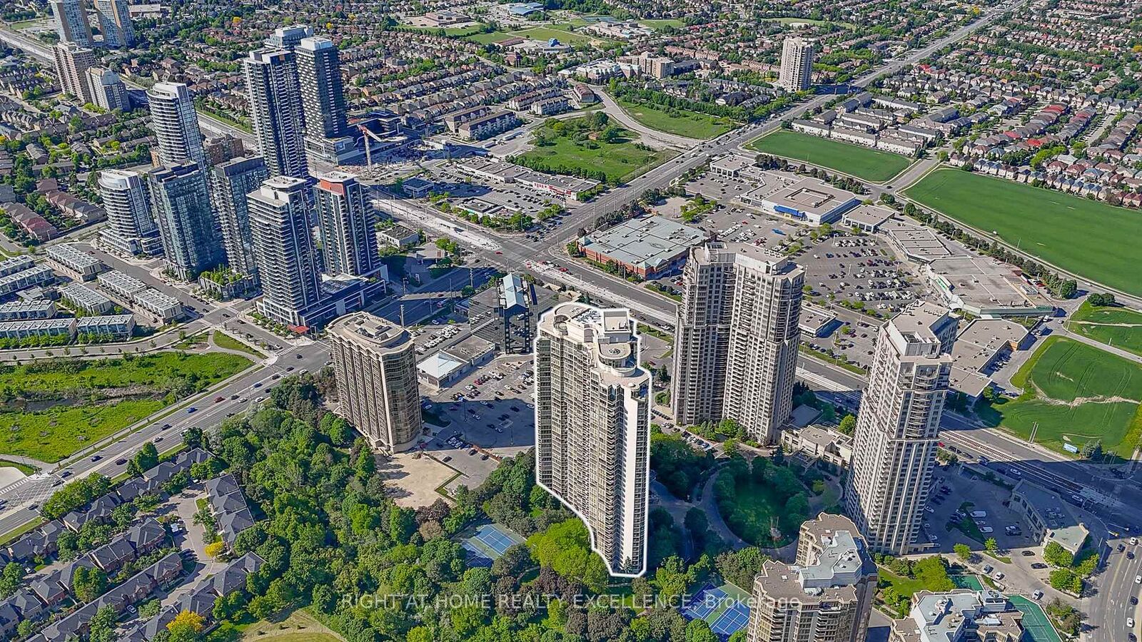 Property Photo:  45 Kingsbridge Garden Circle 2410  ON L5R 3K4 