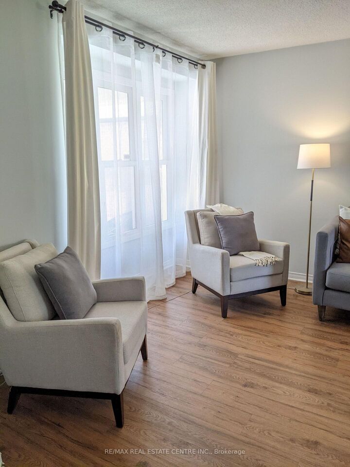 Property Photo: 52 Merganser Crescent ON L6W 4G1