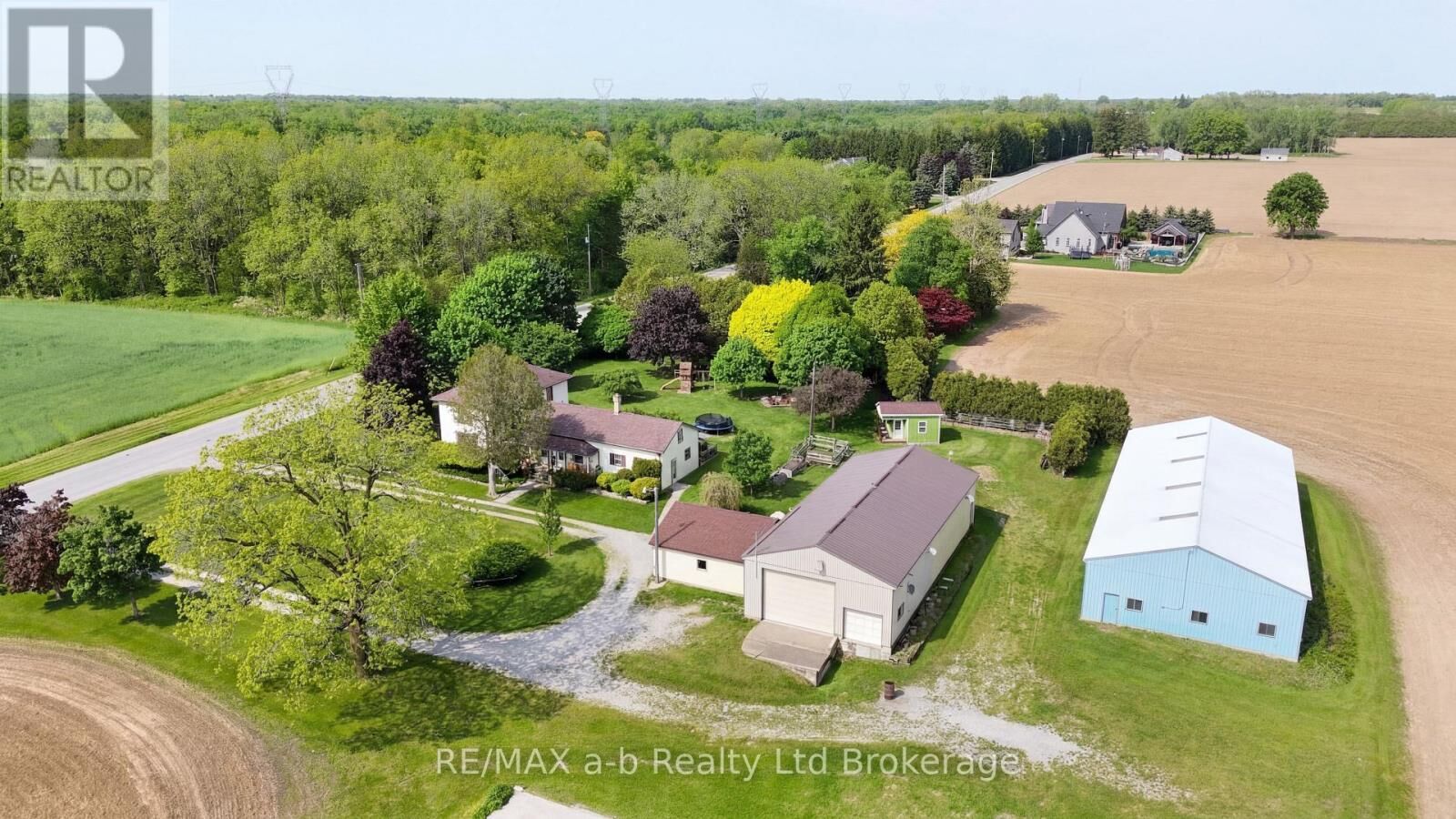 Property Photo:  1813 Norfolk County 19 Road West  ON N0E 1V0 