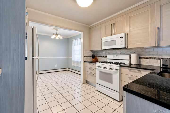 Property Photo:  146 Overlook Street  NY 10552 