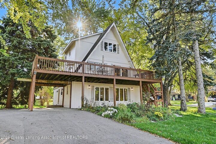 Property Photo: 1035 E Geneva Drive MI 48820