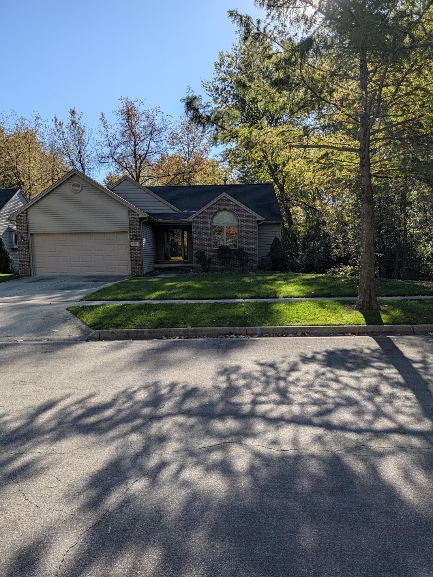Property Photo: 2583 Hawthorne Way MI 48176