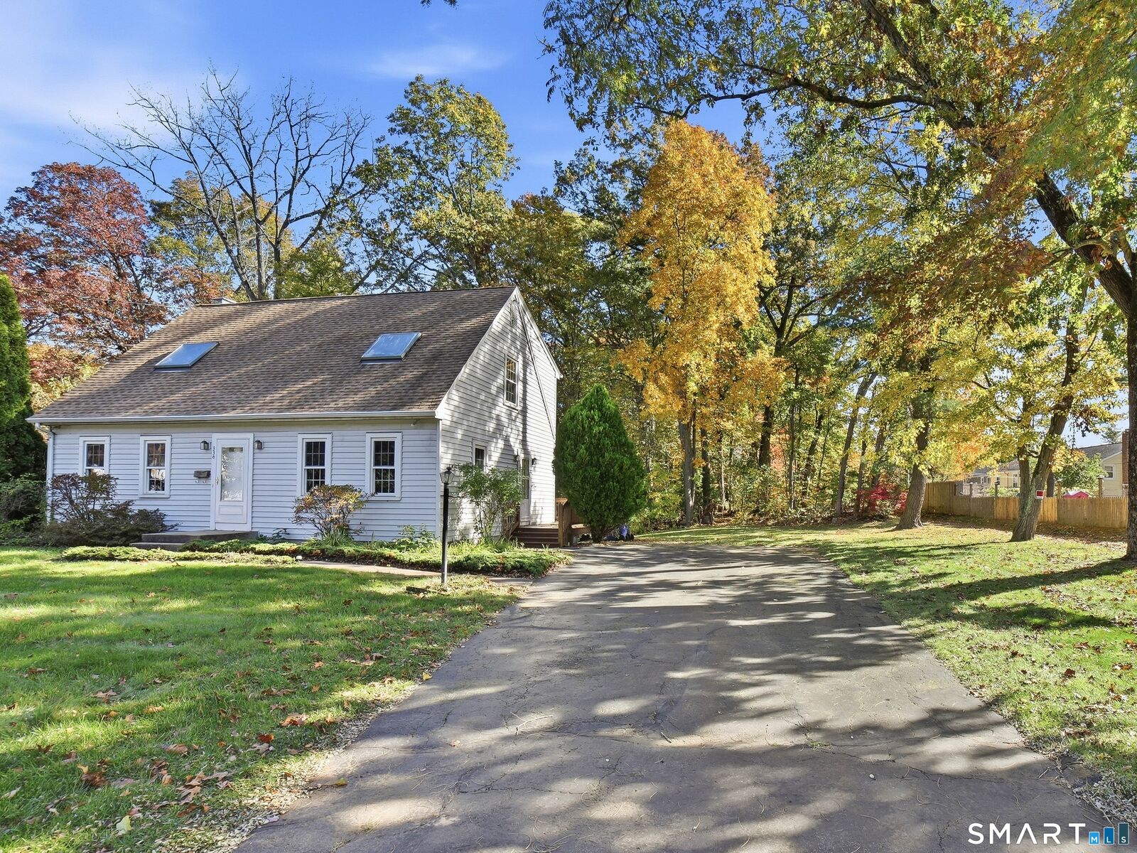 Property Photo:  336 Oak Street  CT 06118 