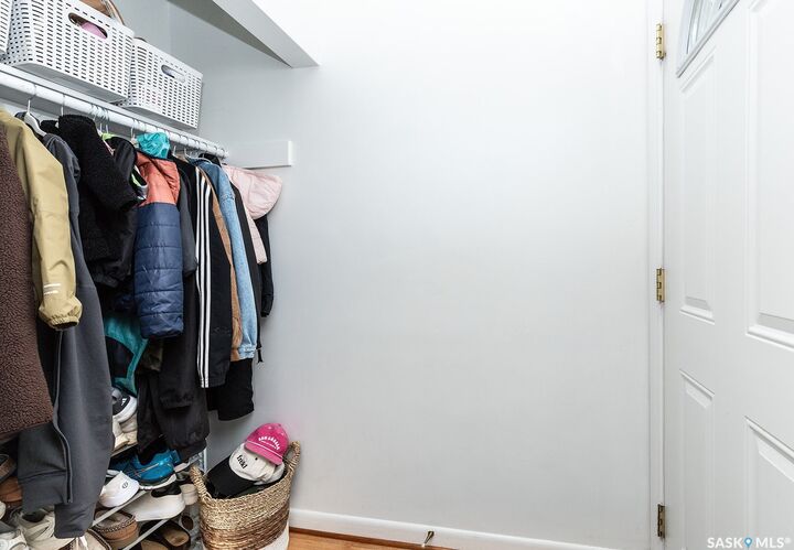 Property Photo: 1914 Lansdowne Avenue SK S7J 1G3