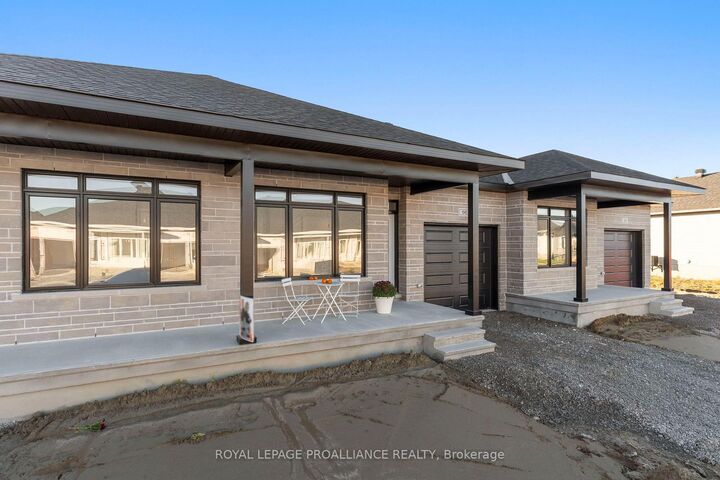 Property Photo:  1042 Turner Drive  ON K6V 0G8 