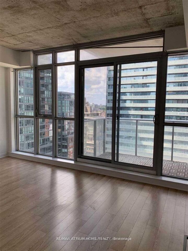 Property Photo: 375 King Street W 1508 ON M5V 1K5
