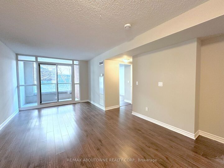 Property Photo: 45 Lisgar Street 218 ON M6J 0B8