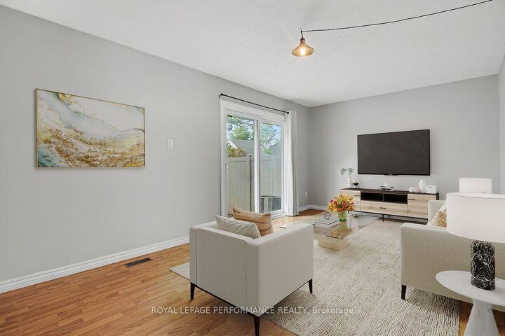 Property Photo:  1394 Ridgebrook Drive  ON K1B 4T2 