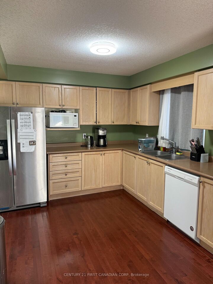 Property Photo:  75 Rossmore Court  ON N6C 6B7 