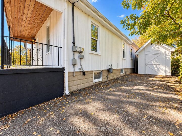 Property Photo: 80 Mackay Avenue ON N6J 2V6