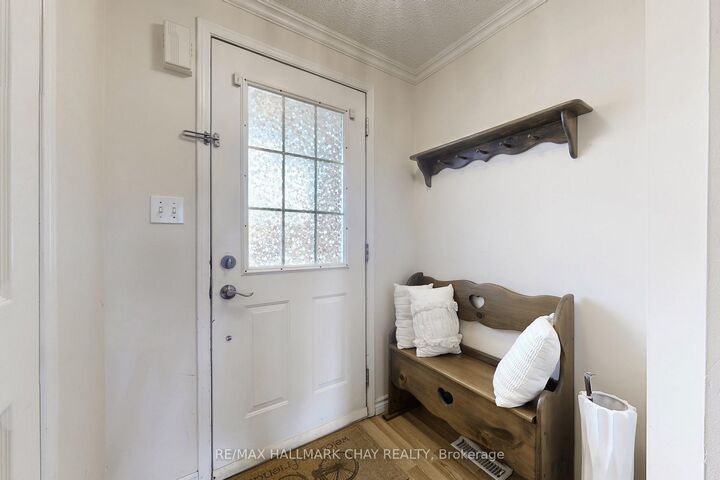 Property Photo:  87 Wessenger Drive  ON L4N 8P8 