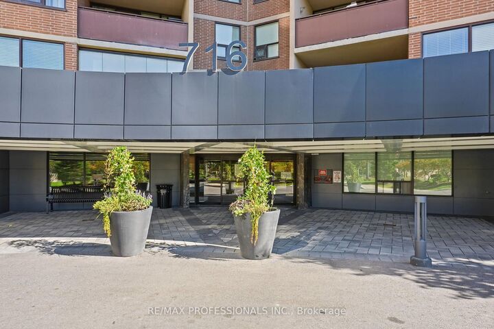 Property Photo: 716 The West Mall Road 605 ON M9C 4X6