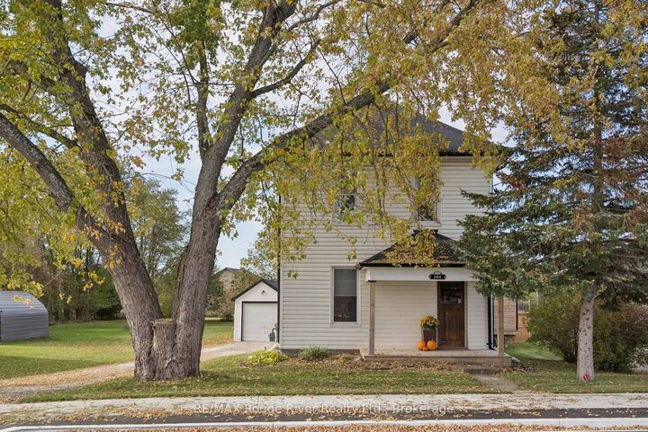 Property Photo:  104 County Road 40 N/A  ON K0L 2V0 