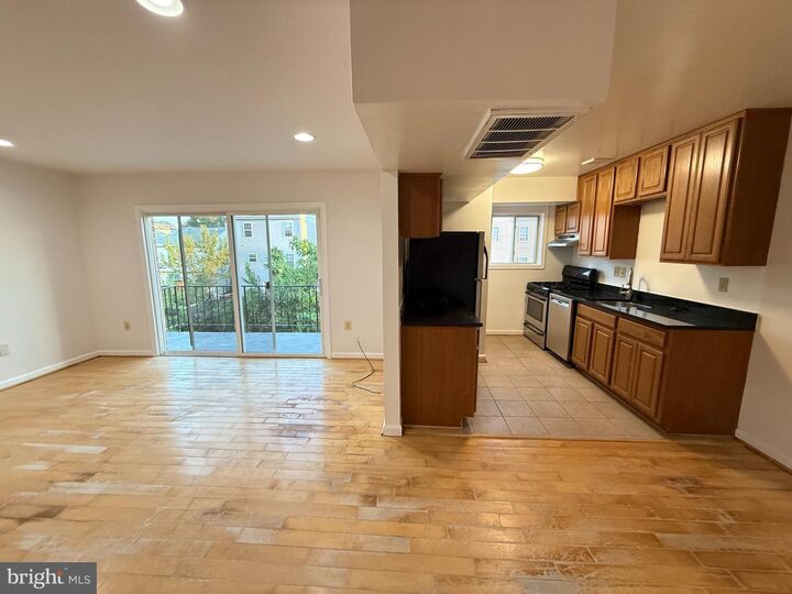 Property Photo:  5009 D Street SE 303  DC 20019 