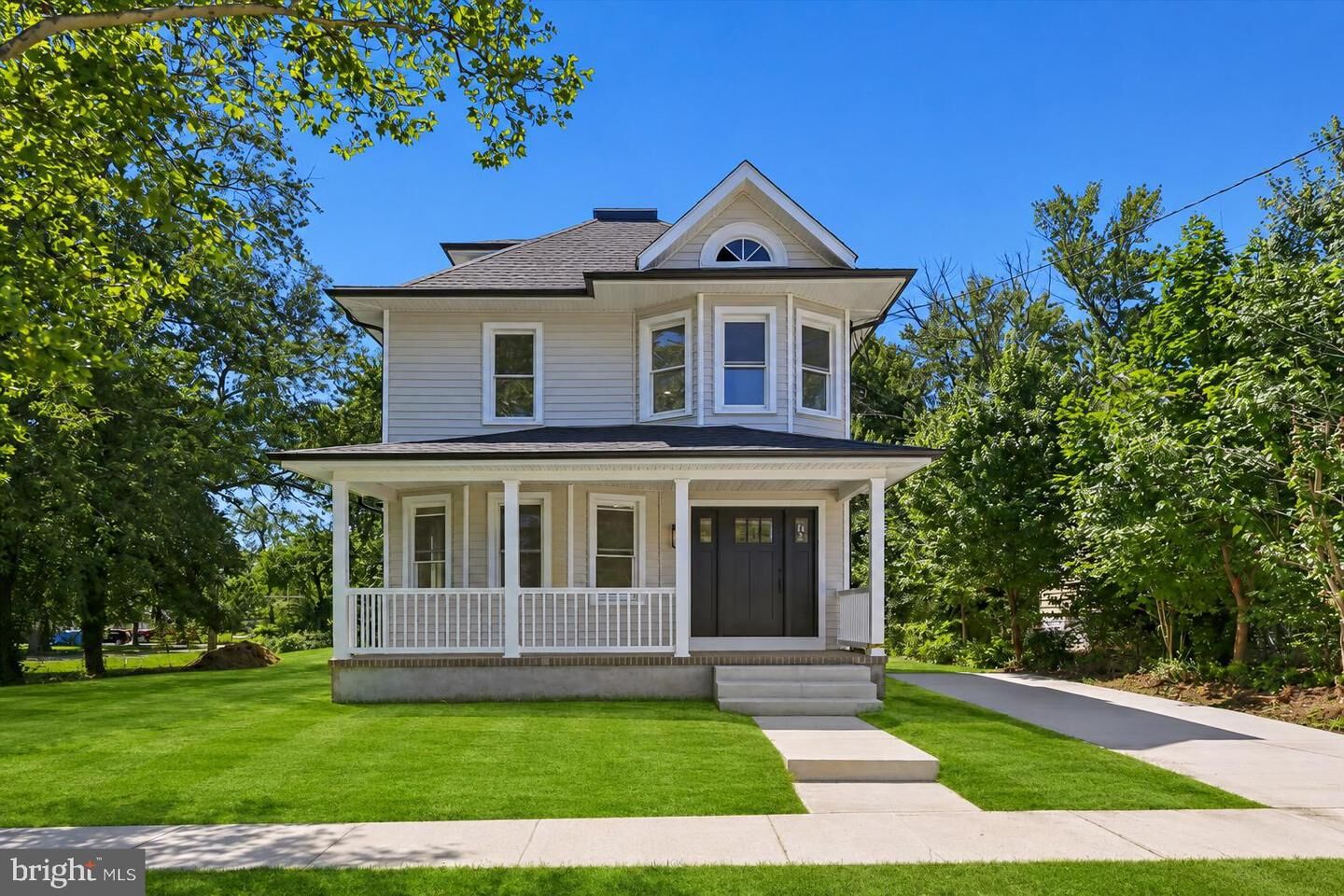Property Photo:  302 W Washington Avenue  NJ 08049 