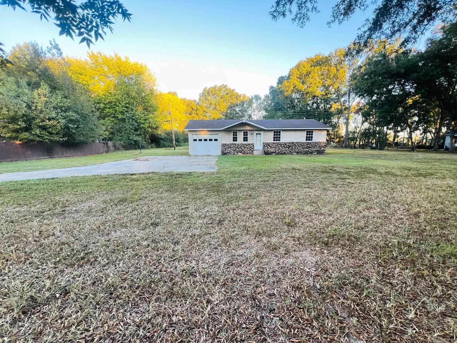 Property Photo:  723 E Center Street  AR 72012 