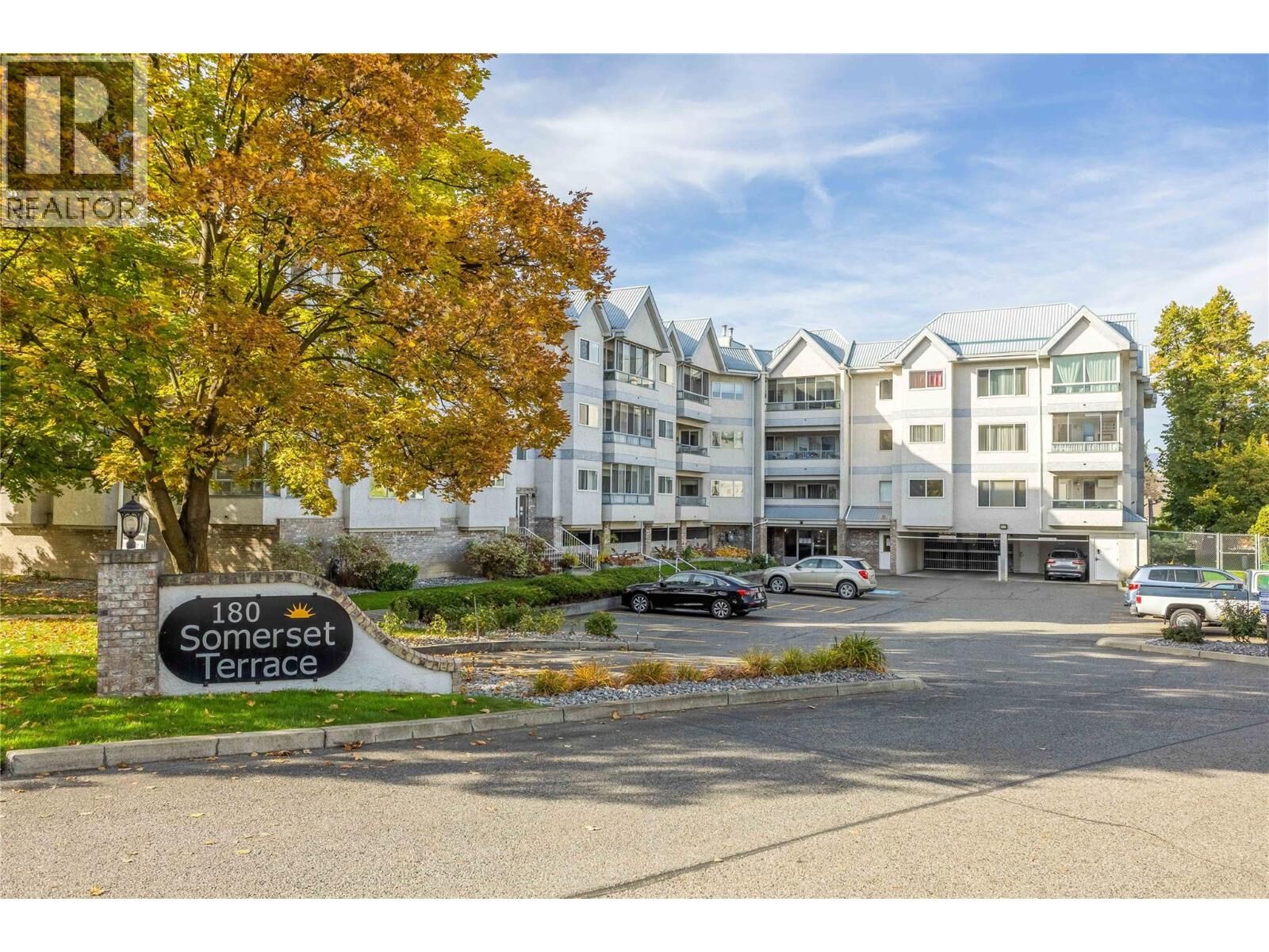 Property Photo:  180 Hollywood Road North 202  BC V1X 6Y9 
