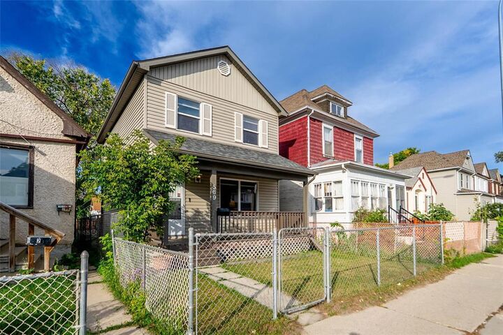 Property Photo: 569 Mountain Avenue MB R2W 1K8