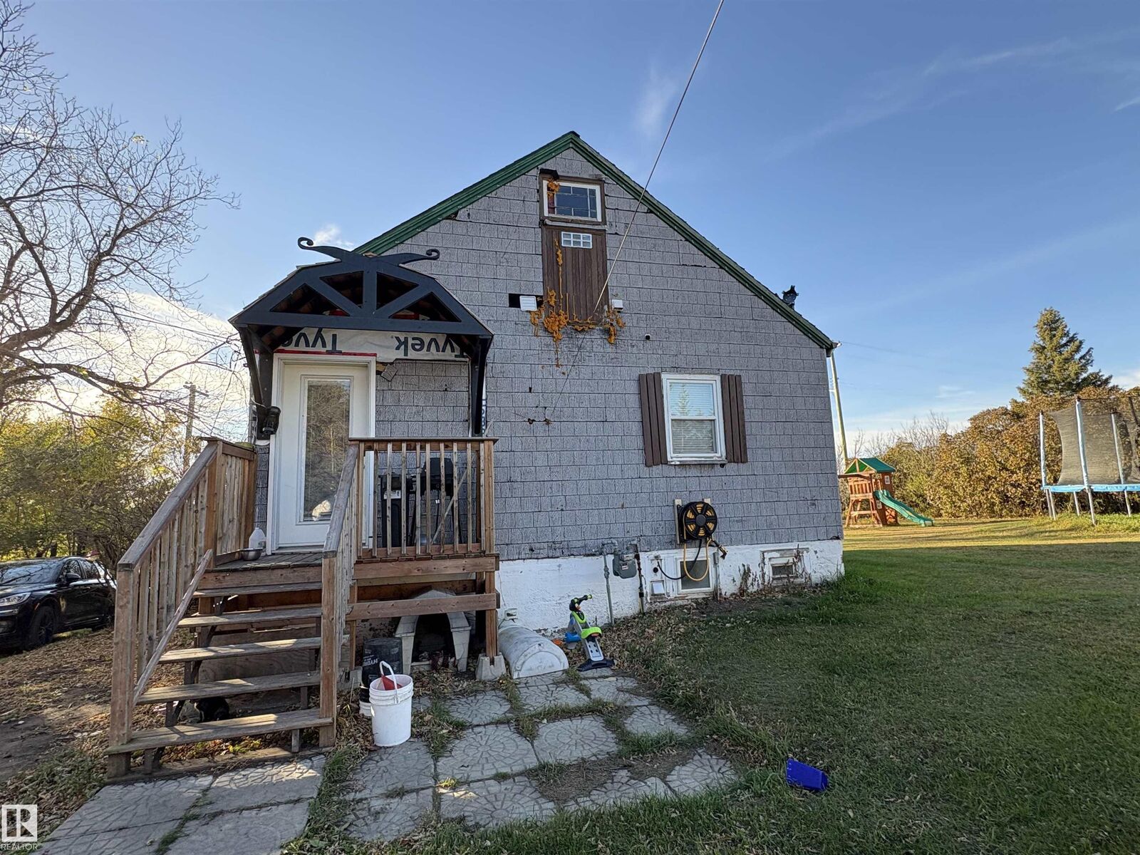 Property Photo:  9 Main Road  AB T0B 1C0 