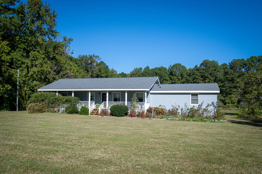 Property Photo:  13015 Indian Trail Rd  VA 23306 