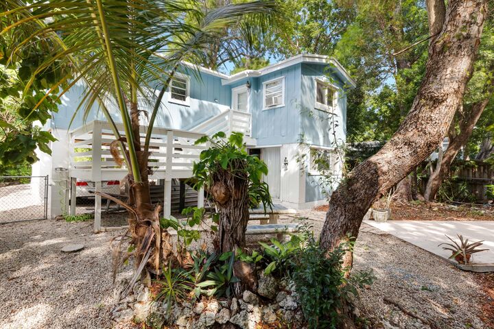 Property Photo: 322 Mahogany Drive FL 33037