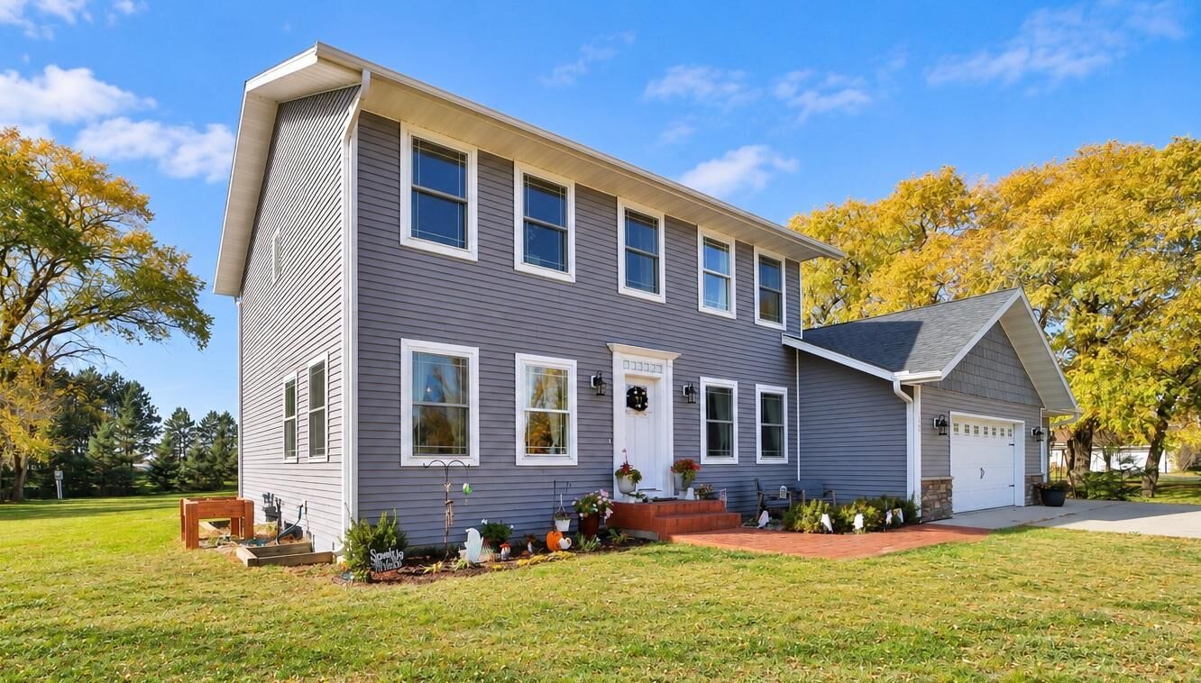 Property Photo: 1527 2nd Street NE MN 56479