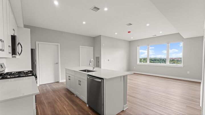 Property Photo:  475 Communipaw Ave 404  NJ 07304 