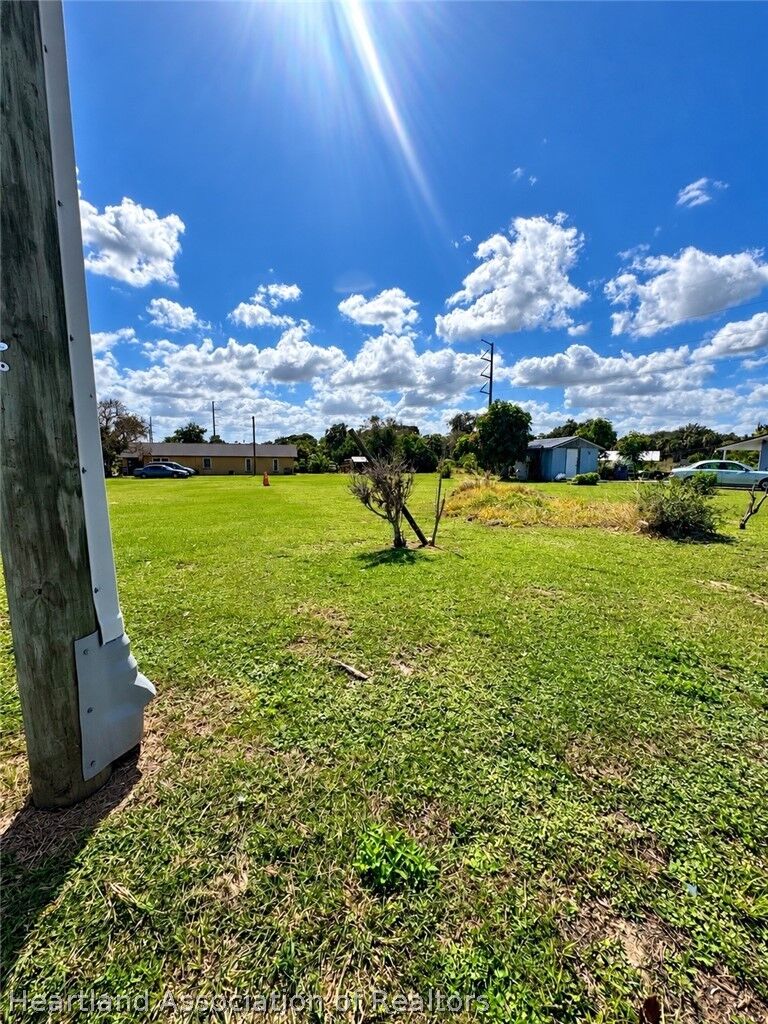 Property Photo:  112 E Hal McRae Boulevard  FL 33825 