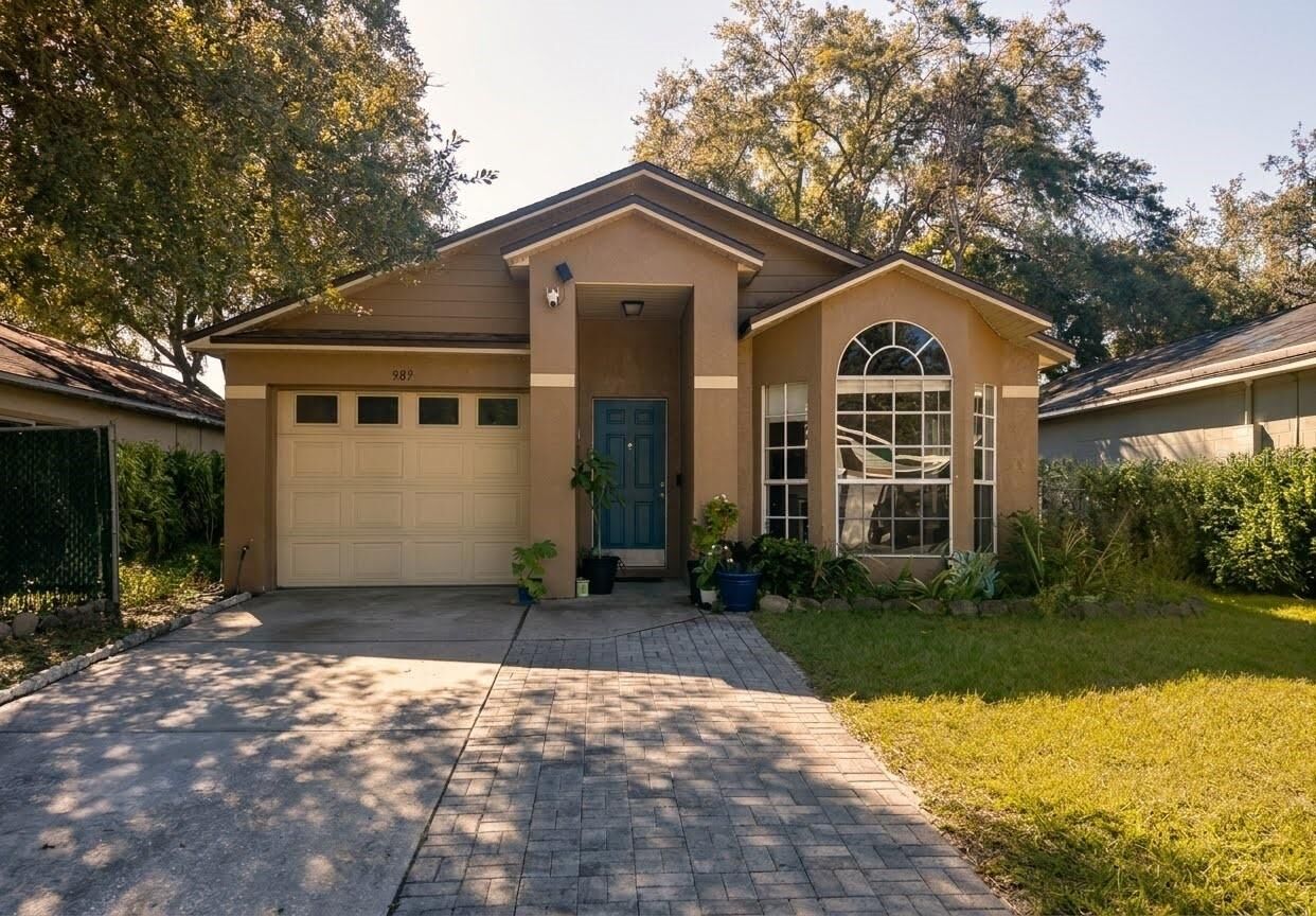 Property Photo:  989 Hamlet Court  FL 32751 