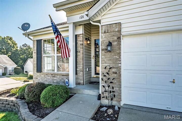 Property Photo:  121 Hunters Run Court  MO 63025 