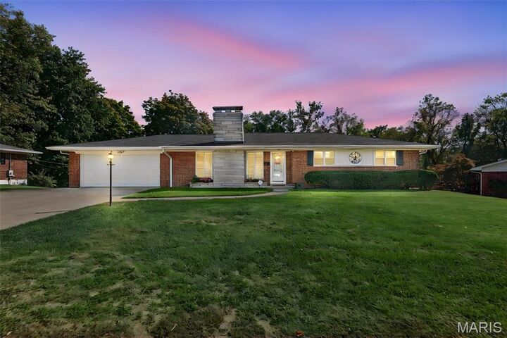 Property Photo: 208 Brentmoor Drive IL 62223