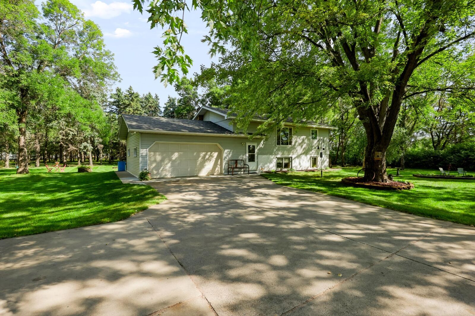 Property Photo: 909 County Road 120 MN 56303