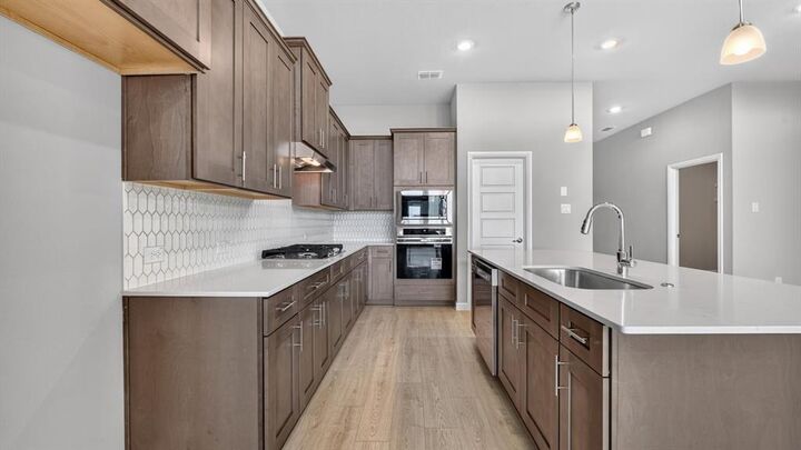 Property Photo:  724 Celestial Way  TX 76008 