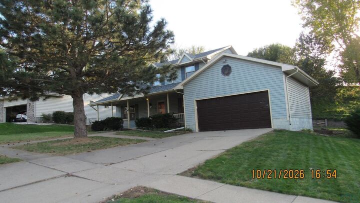 Property Photo: 1304 46th St IA 51104