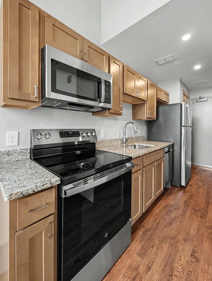 Property Photo: 90 Grove St 106 MA 01605