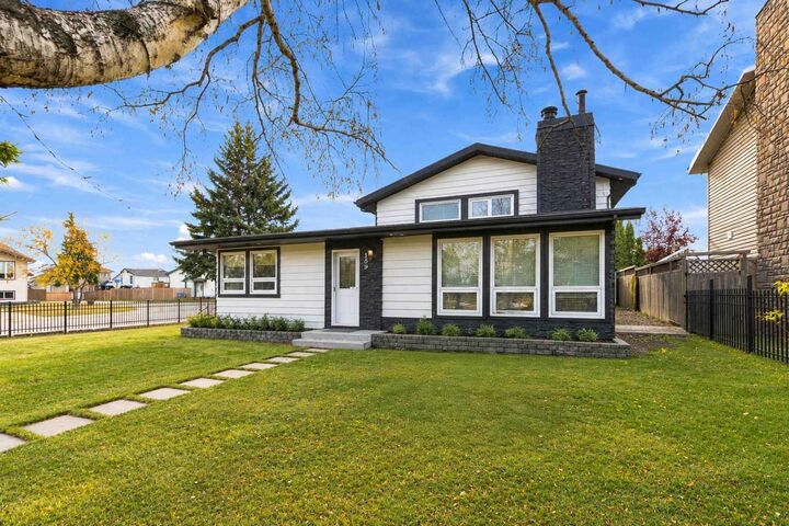 Property Photo: 169 Woodland Drive AB T9K 1A3