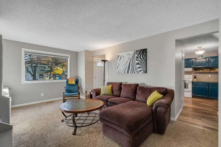 Property Photo:  203 Lynnview Road SE 81  AB T2C 2C6 