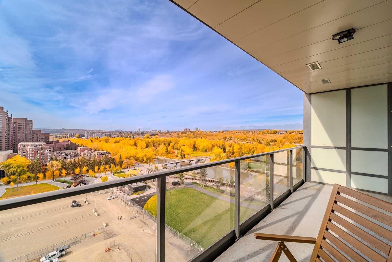 Property Photo:  128 2 Street SW 1405  AB T2P 4V9 