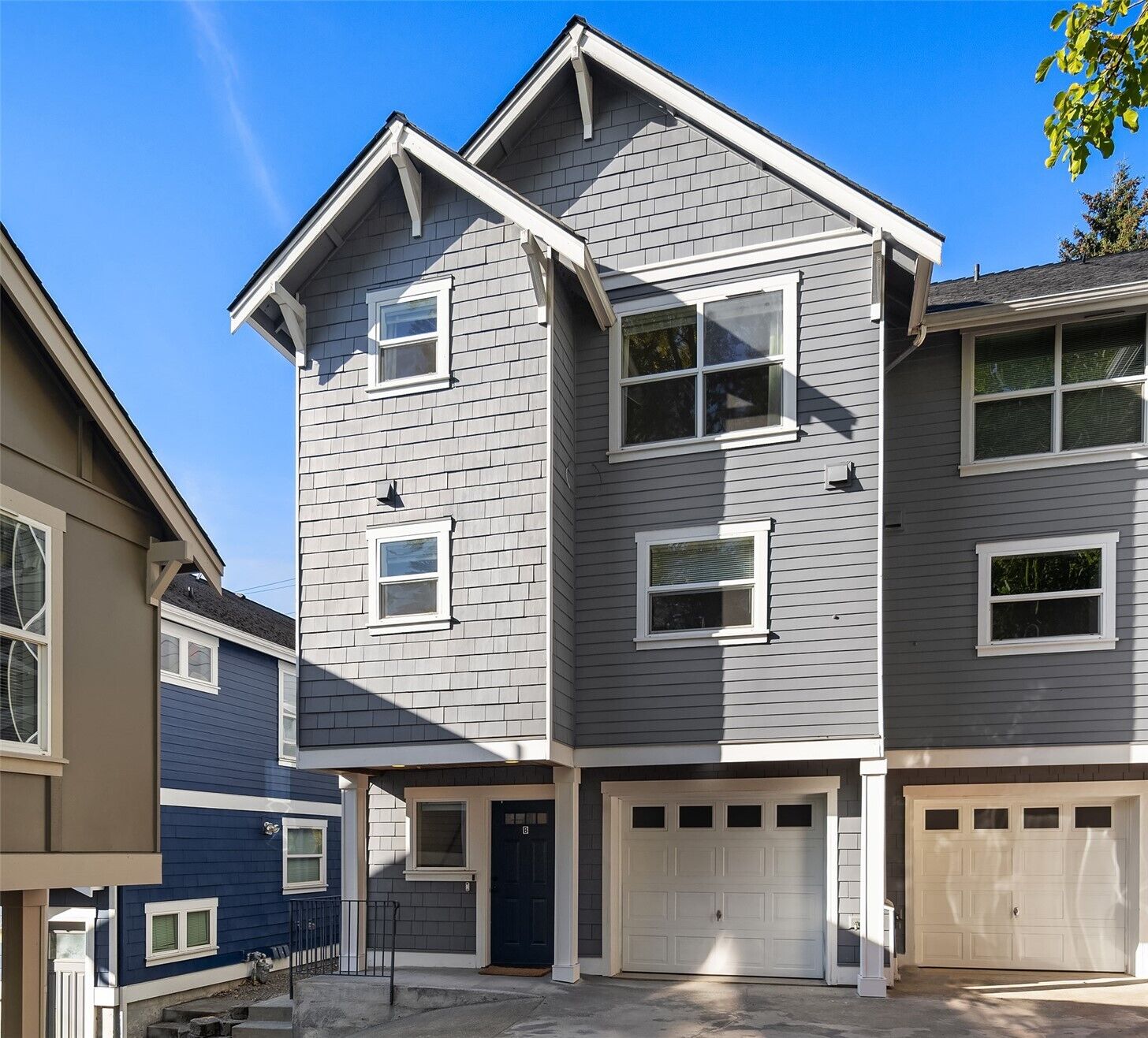 Property Photo: 1813 S Bush Place B WA 98144