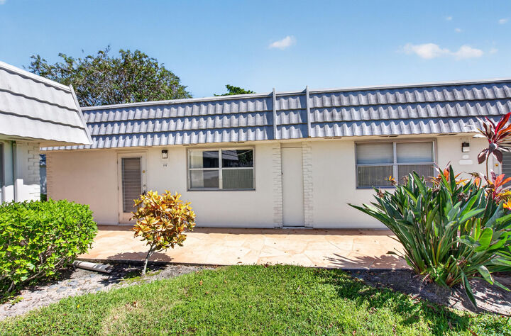 Property Photo: 152 Valencia G Boulevard FL 33446