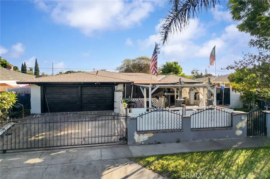 Property Photo:  3314 W Chestnut  CA 92704 