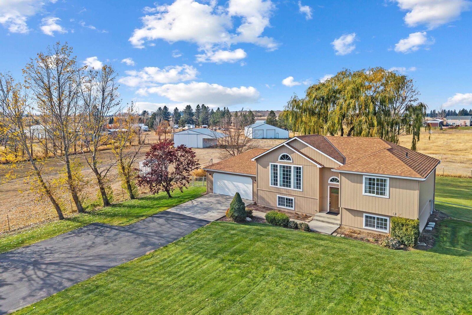 Property Photo: 908 S Fairchild St WA 99022