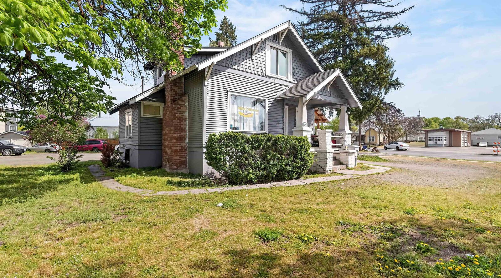 Property Photo: 1723 E Mission Ave WA 99202