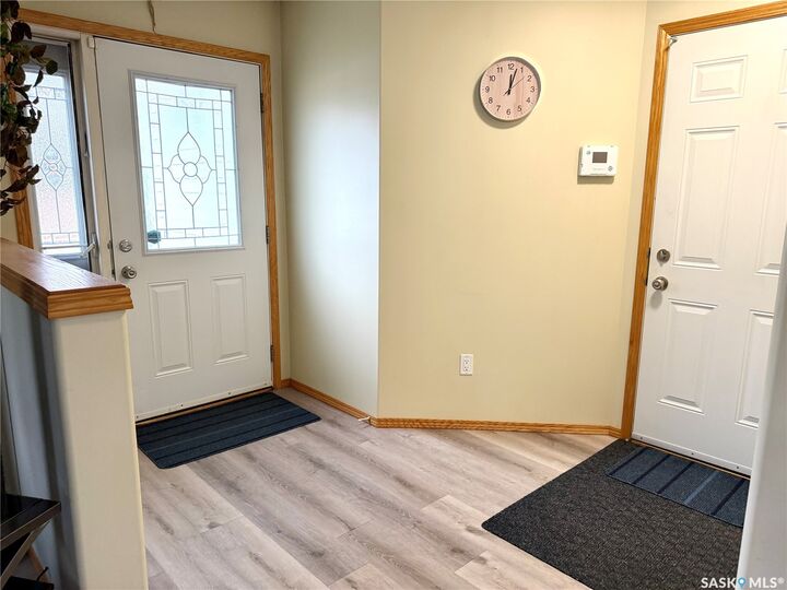 Property Photo:  129 2nd Street W  SK S0J 2M0 