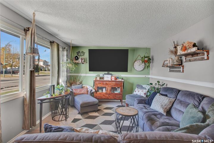Property Photo: 3887 Miyo-Wâhkôhtowin Road SK S7L 5T1