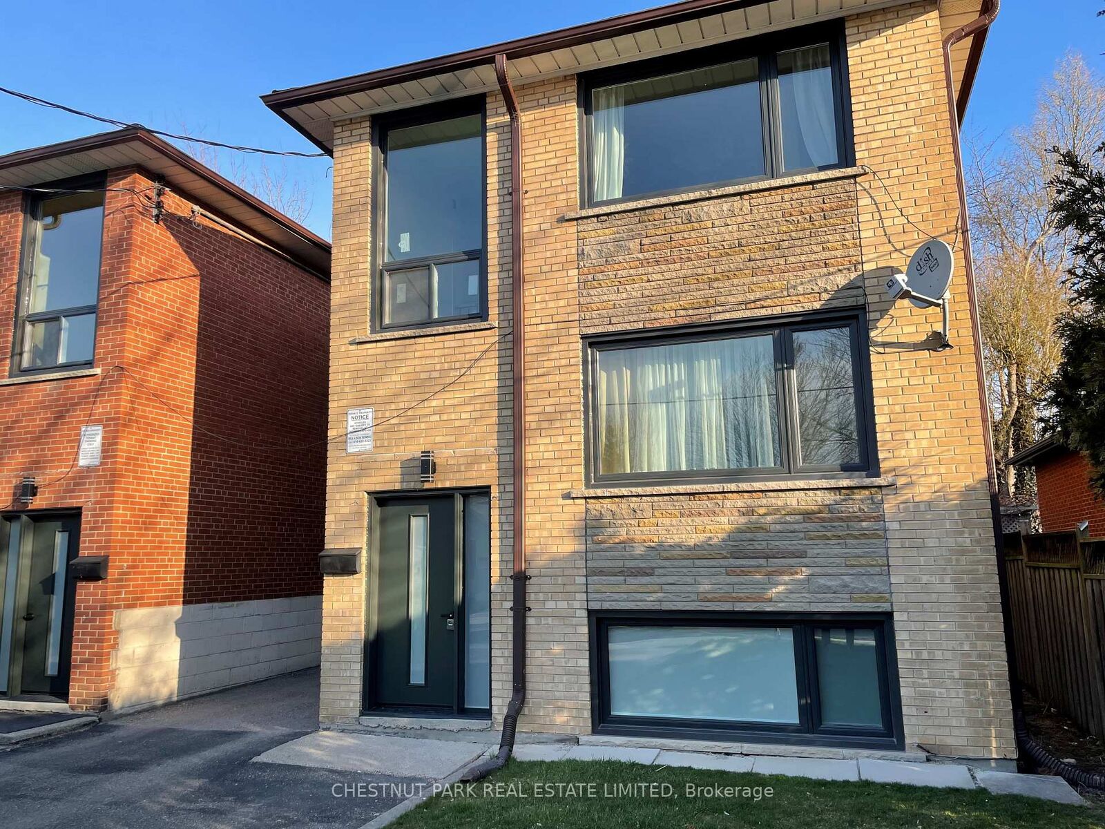 Photo de la propriété: 24 Heman Street 1 ON M8V 1X5