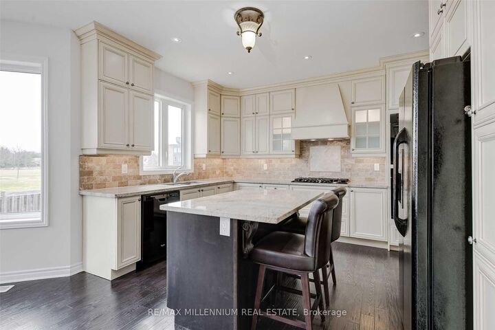 Property Photo:  77 Collier Crescent  ON L0M 1B5 